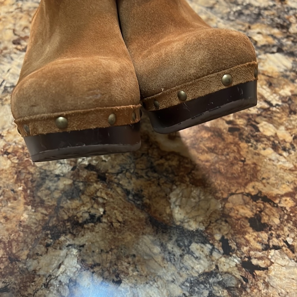 Ugg Clogs - Picture 3 of 8